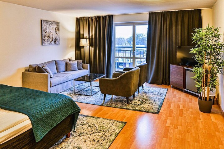 Room 15 of 30
