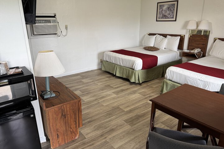Room 40 of 72