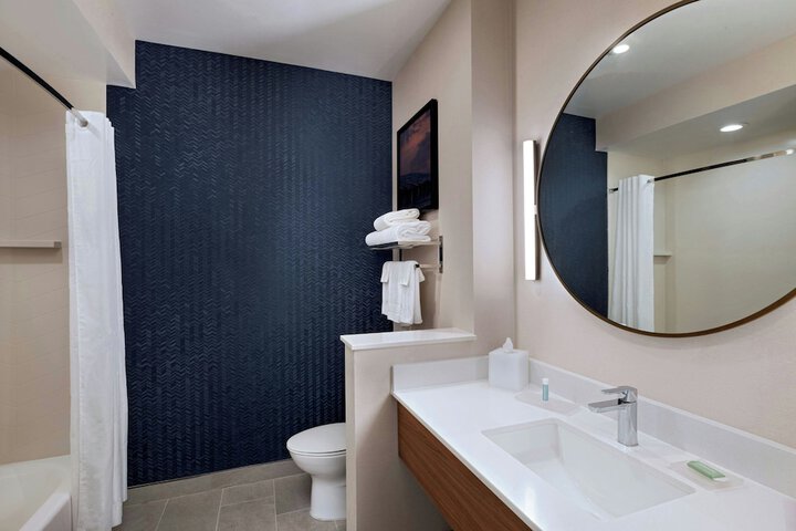 Room 12 of 21