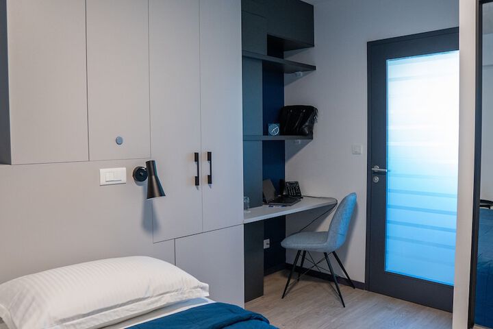 Room 10 of 35