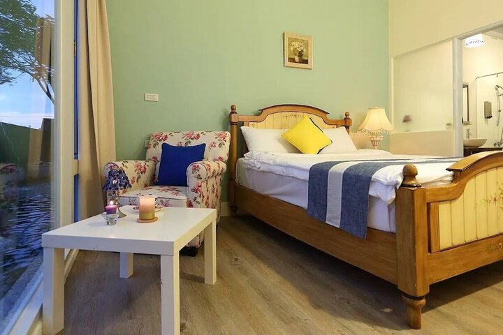 Room 42 of 60