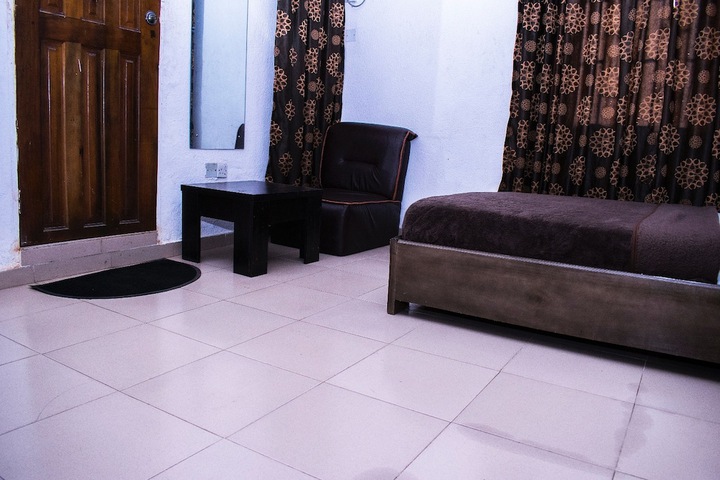 Room 4 of 26