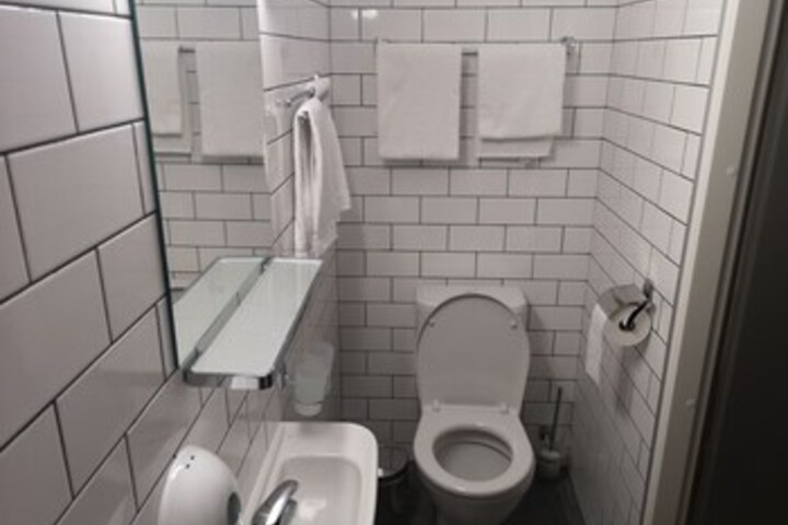 Room 5 of 46