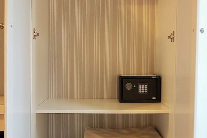Room 15 of 53