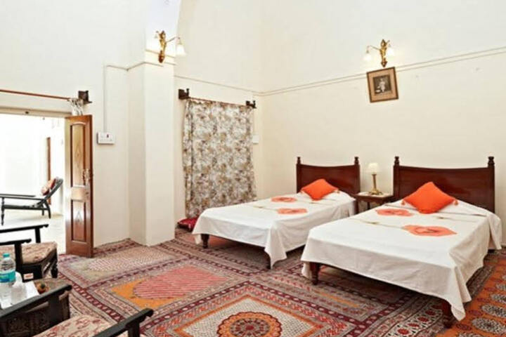 Room 2 of 5