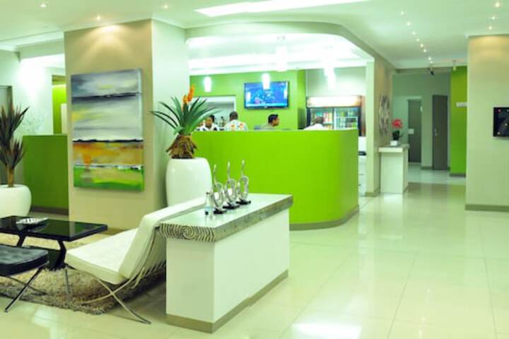 Entrance & Lobby