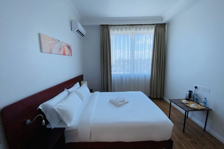 Room 10 of 87