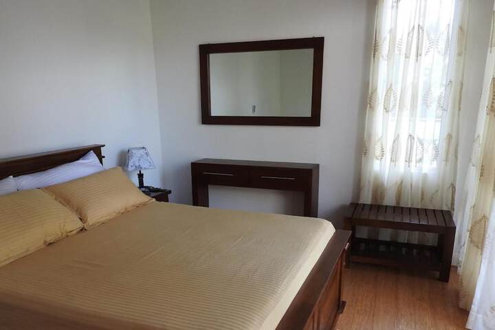 Room 5 of 28