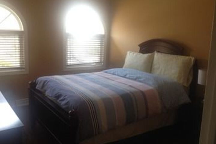 Room 12 of 28