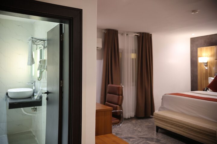 Room 45 of 90