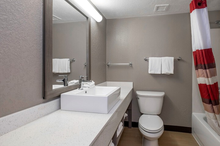 2 Double Beds Accessible (13 of 15)