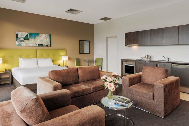 Room 15 of 107