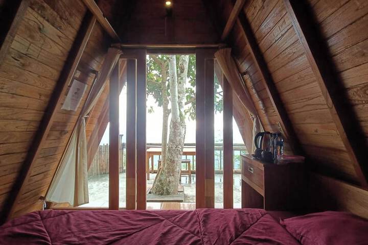 Room 6 of 32
