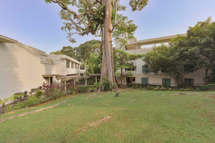 Hotel Entry