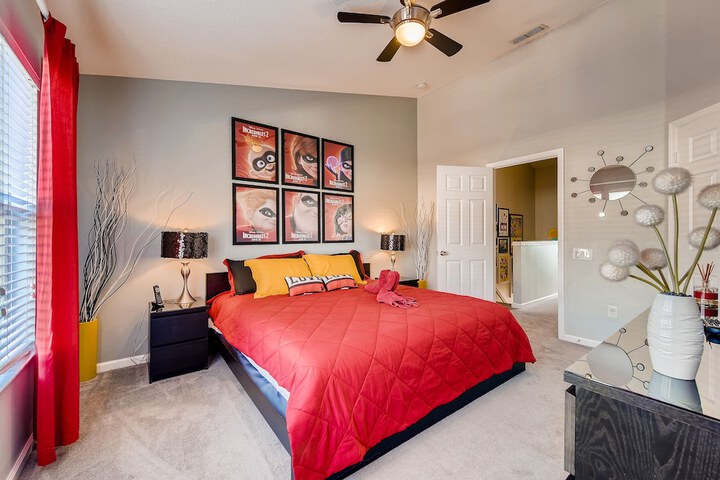 Room 6 of 53