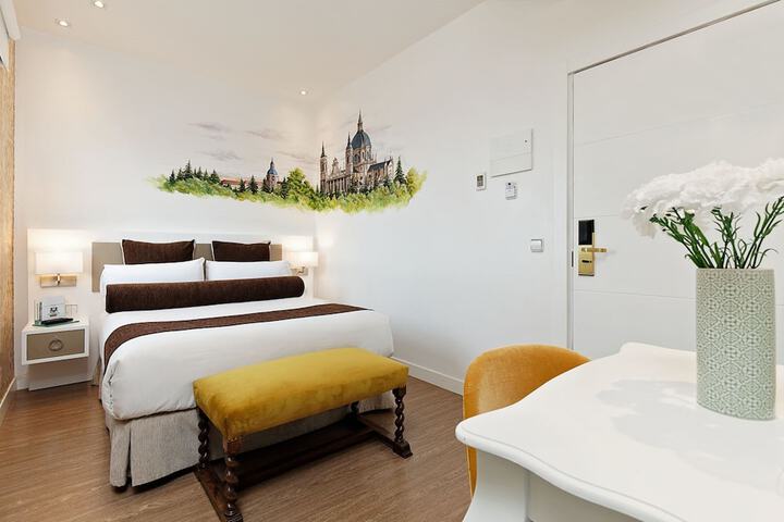 Room 32 of 83