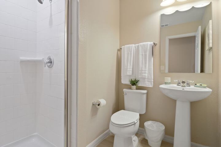 Room 18 of 27