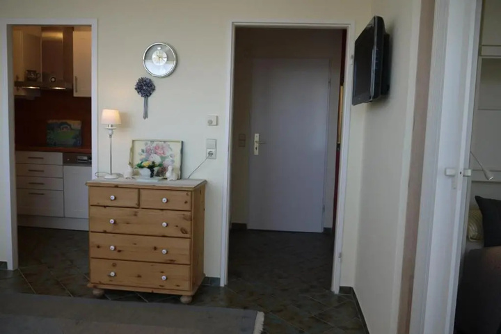 Room 4 of 11
