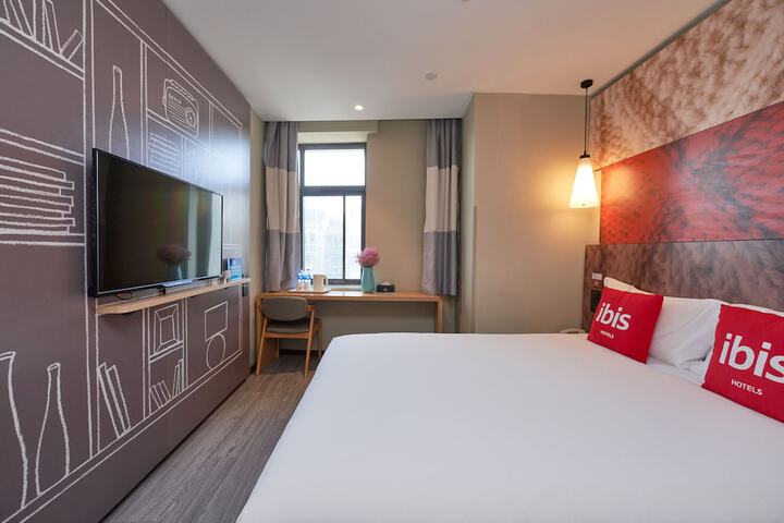 Room 19 of 46