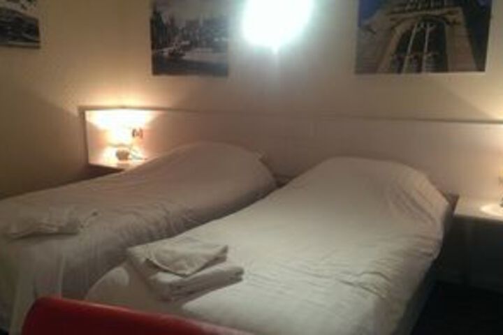 Room 49 of 117