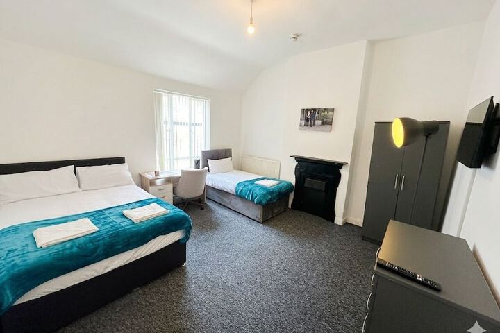 Room 17 of 25