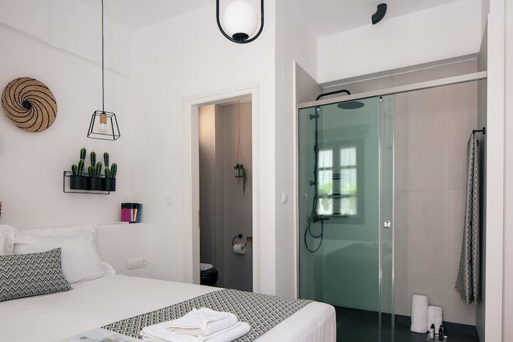 Room 4 of 74