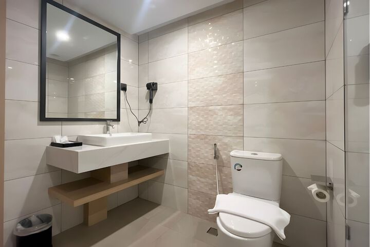 Room 13 of 25