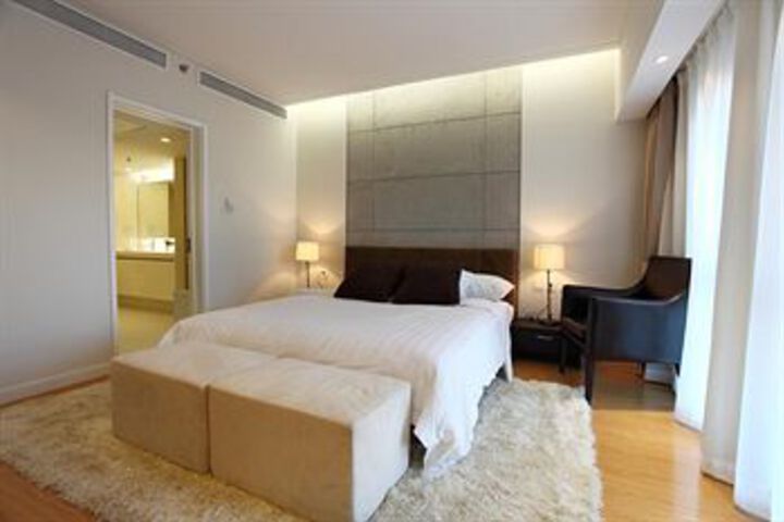 Room 11 of 23