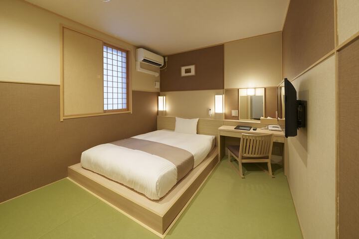 Room 8 of 58