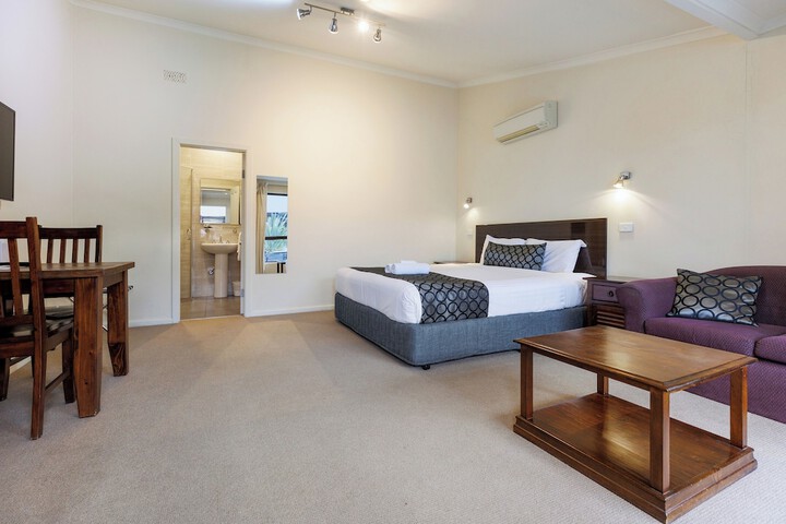 Room 13 of 49