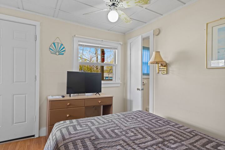 Room 17 of 37