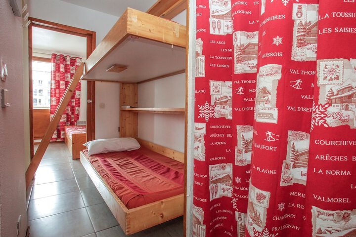 Room 10 of 21