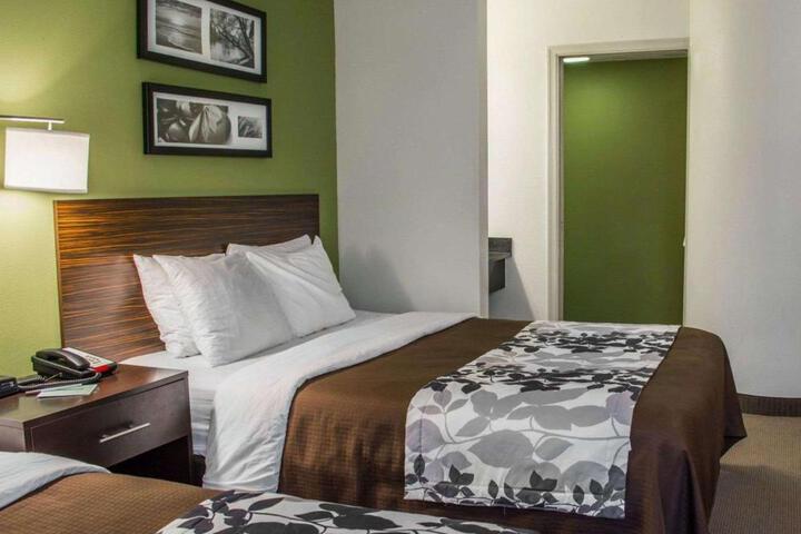 Queen Bed Accessible (5 of 10)