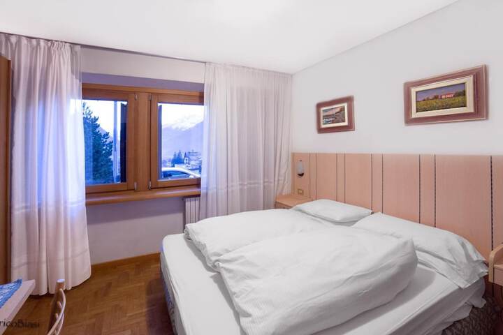 Room 12 of 48