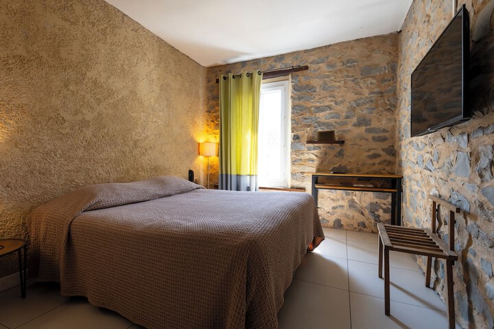 Room 15 of 47