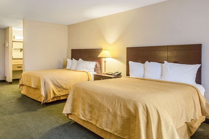 2 Double Beds (7 of 11)