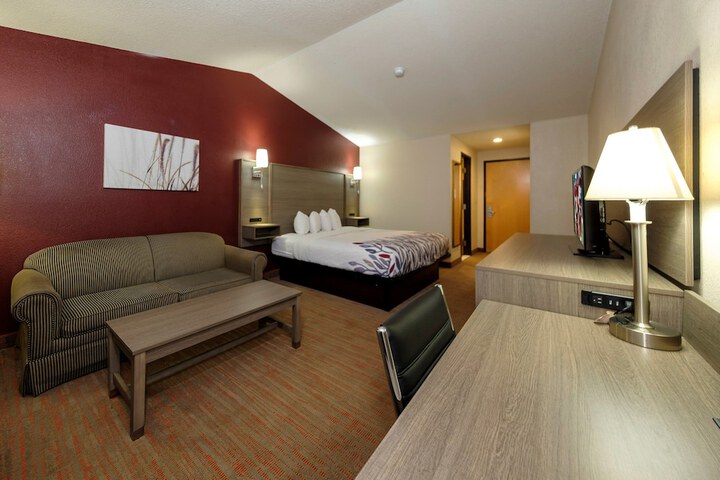 Superior King Bed (8 of 16)