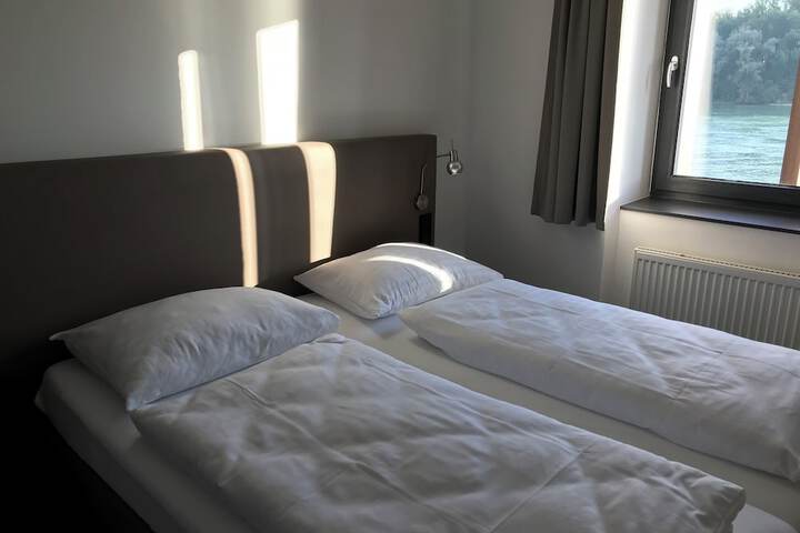 Room 13 of 75