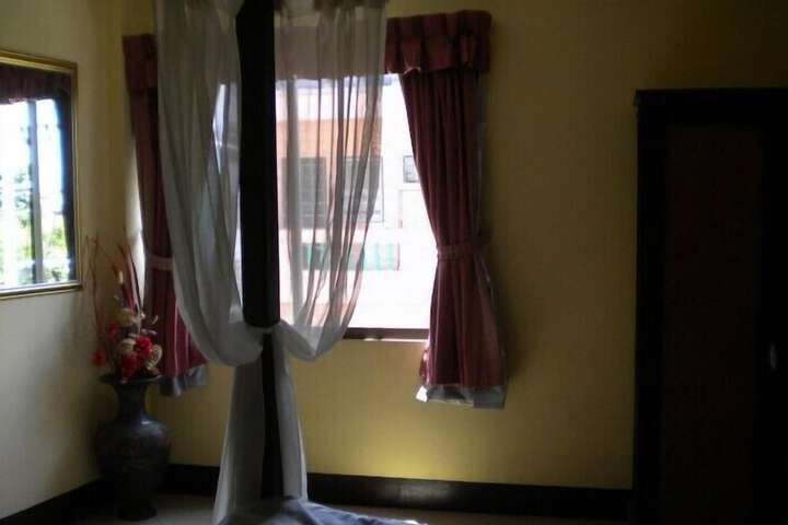 Room 3 of 12