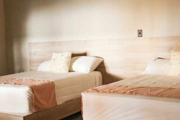Room 13 of 34