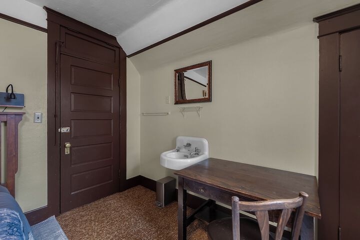 Room 15 of 91