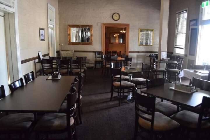 Dining 35 of 45