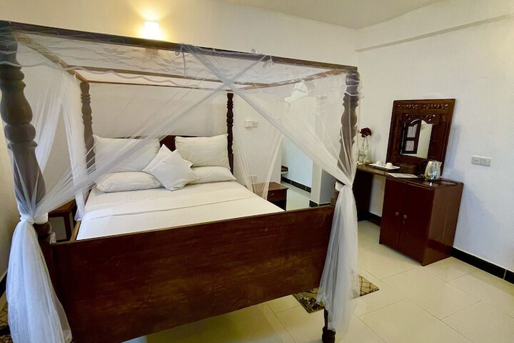 Room 20 of 96