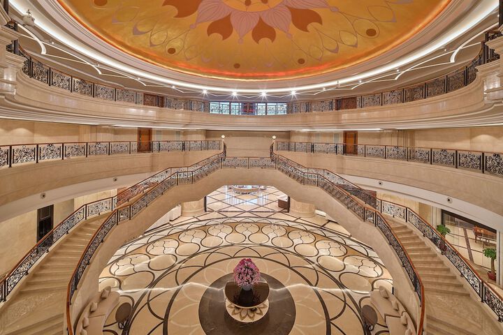 Entrance & Lobby