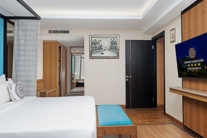 Room 44 of 235