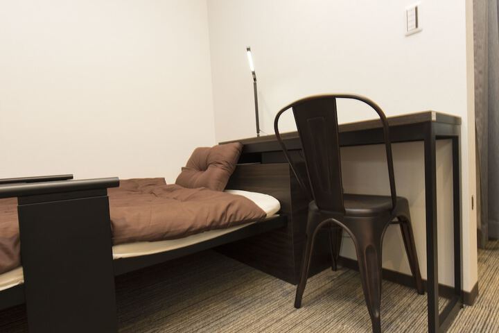 Room 12 of 42