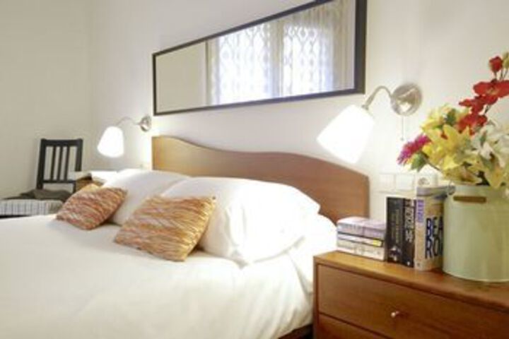 Room 27 of 102