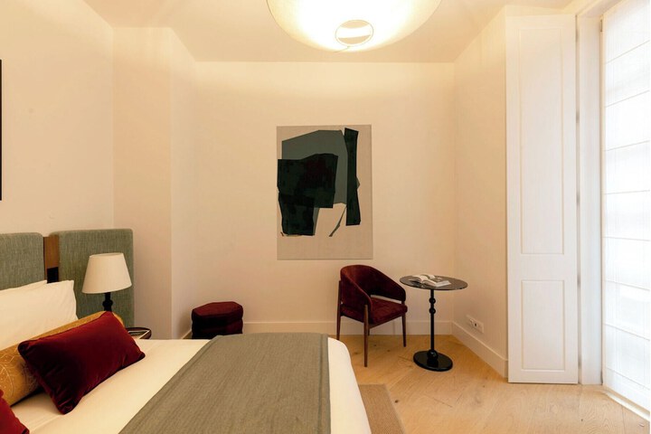 Room 6 of 193