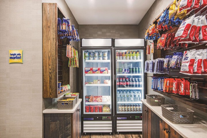 Snack bar