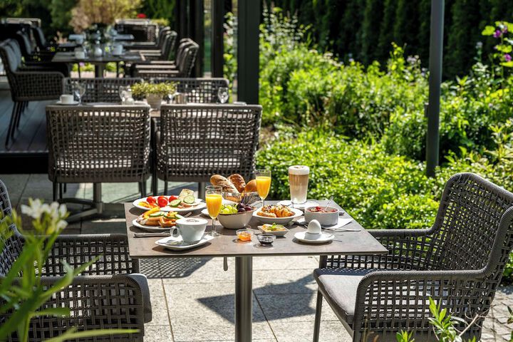 Breakfast/Coffee Service 87 of 185